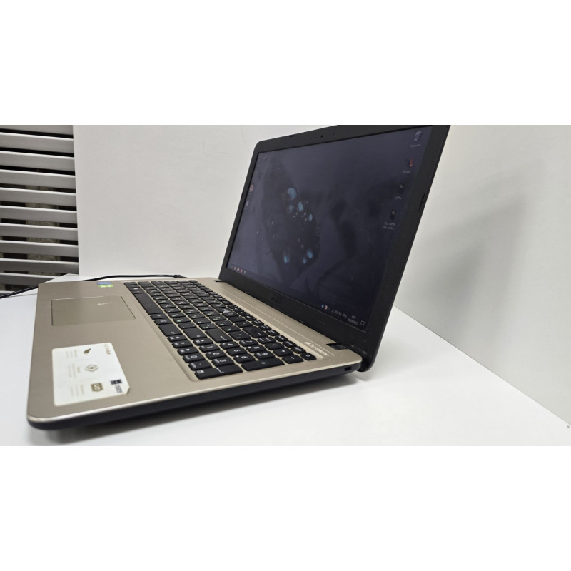 Ноутбук ASUS VivoBook 15 D540NV-GQ065T            
            б/у