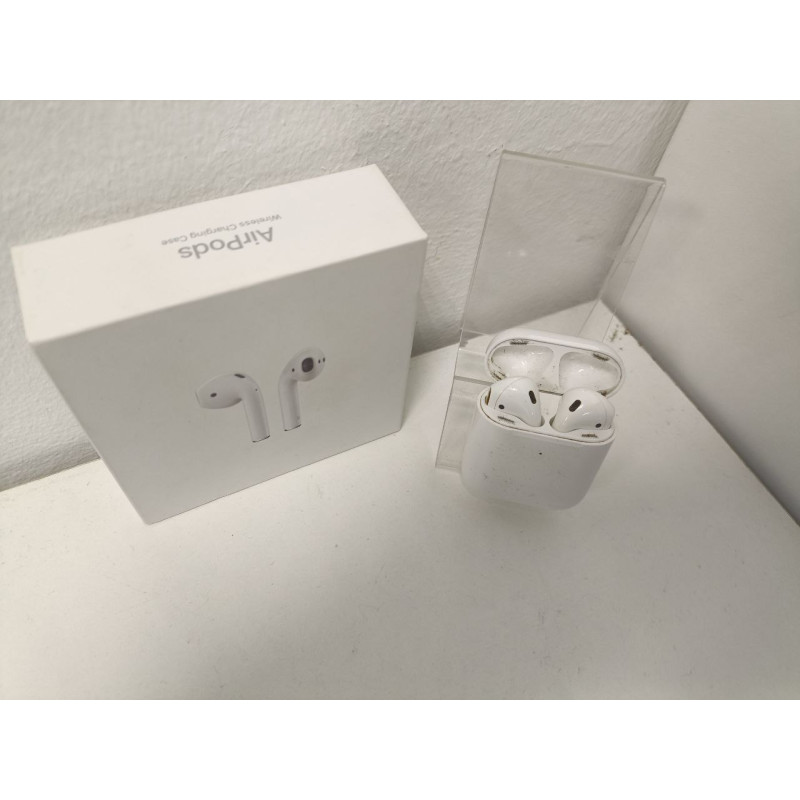 Наушники Беспроводные Внутриканальные Apple AirPods 2            
            б/у