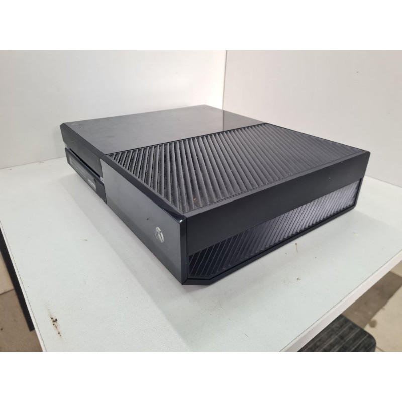 Игровые приставки Microsoft Xbox One 365GB            
            б/у