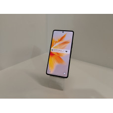 Мобильный телефон Tecno Spark 30 8/256 GB            
            б/у
