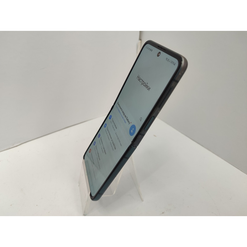 Мобильный телефон Samsung Galaxy Z Flip3 5G 8/256 GB            
            б/у