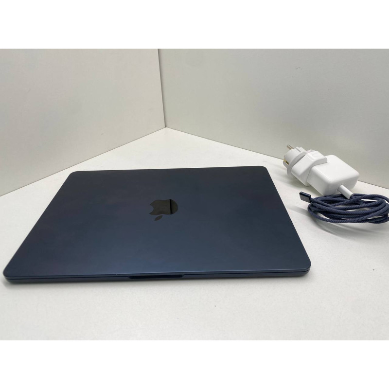Ноутбук Apple MacBook Air 13 2022 A2681 M2            
            б/у
