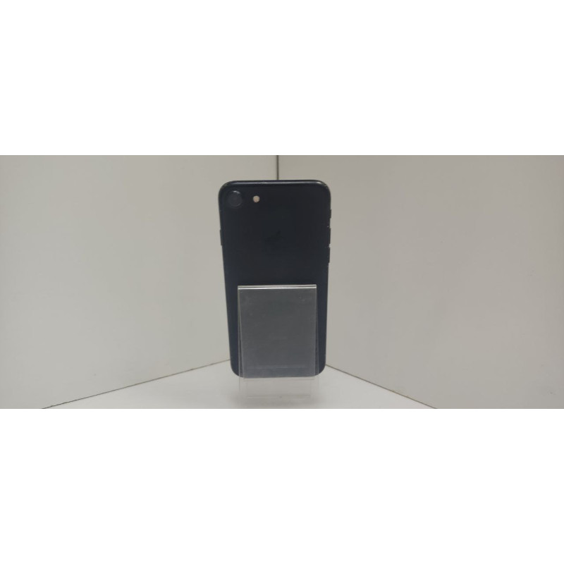 Мобильный телефон Apple iPhone 7 2/32 GB            
            б/у