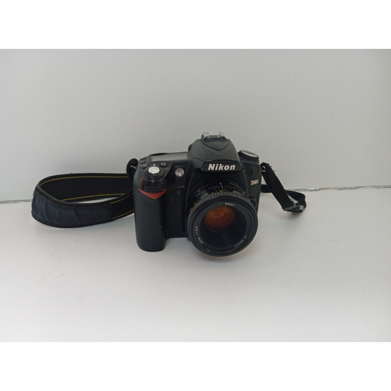 Фотоаппарат зеркальный Nikon D90            
            б/у
