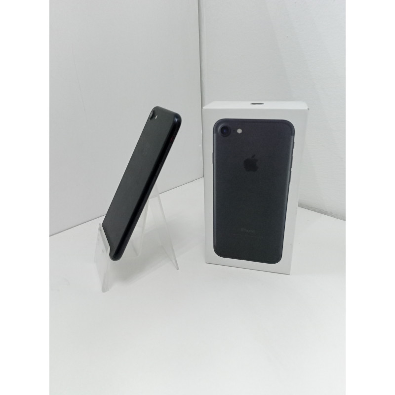 Мобильный телефон Apple iPhone 7 2/32 GB.            
            б/у
