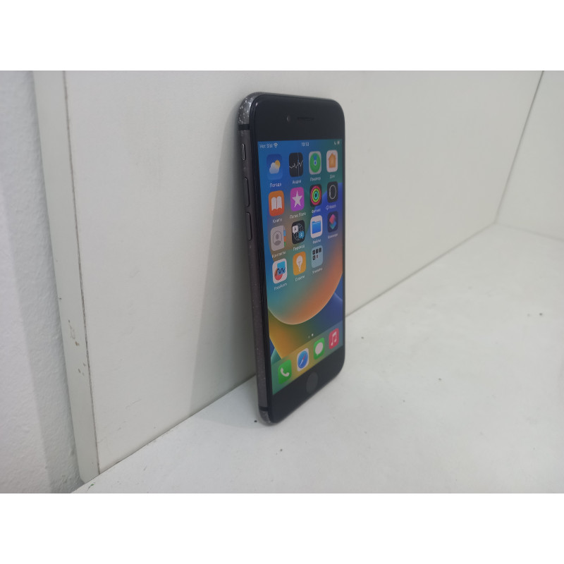 Мобильный телефон Apple iPhone 8 2/64 GB            
            б/у