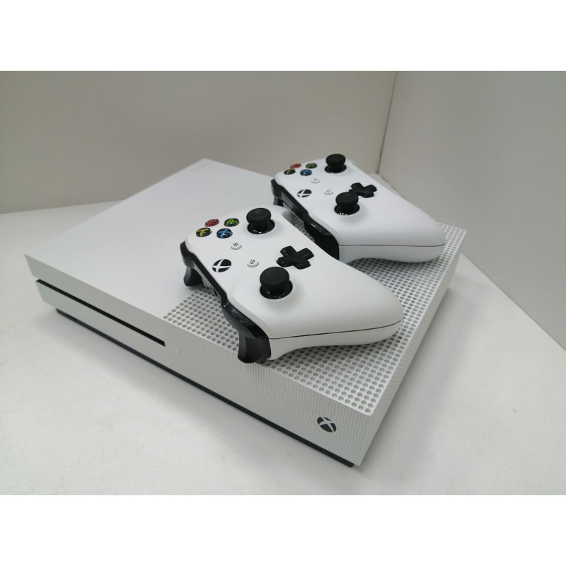 Игровые приставки Microsoft Xbox One S            
            б/у