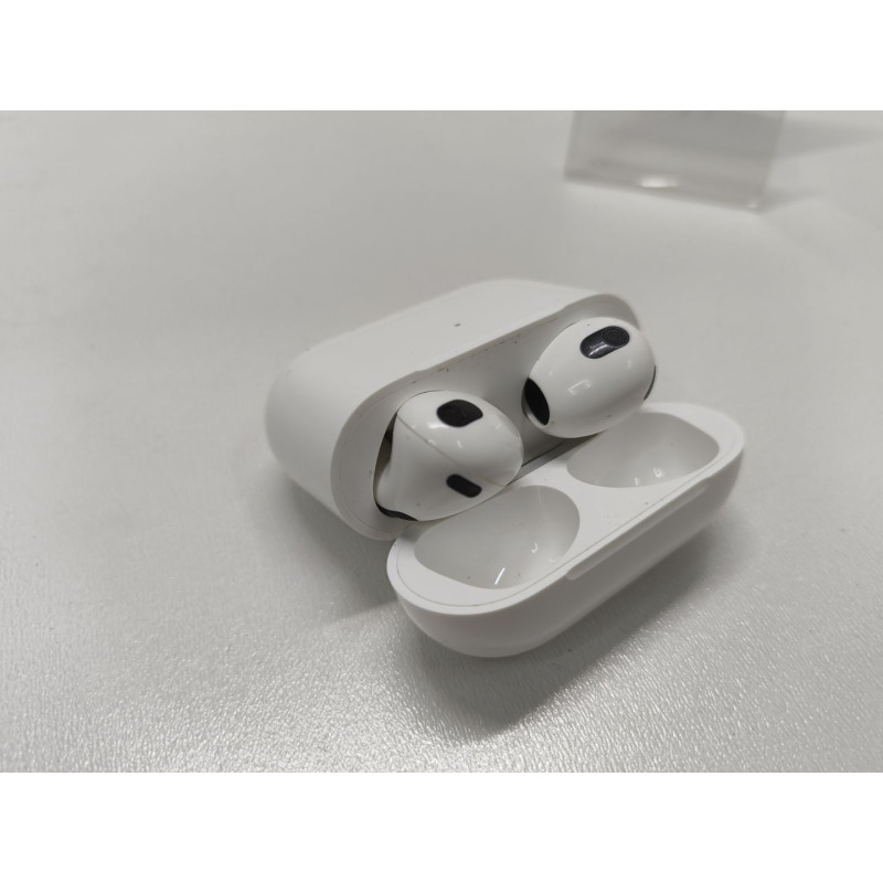 Наушники Беспроводные Внутриканальные Apple AirPods 3            
            б/у