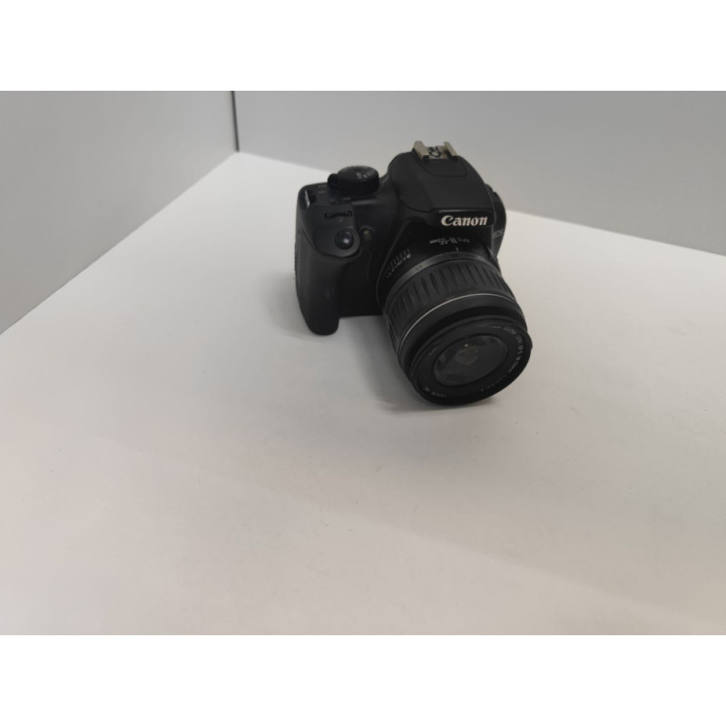 Фотоаппарат зеркальный Canon EOS 1000D            
            б/у