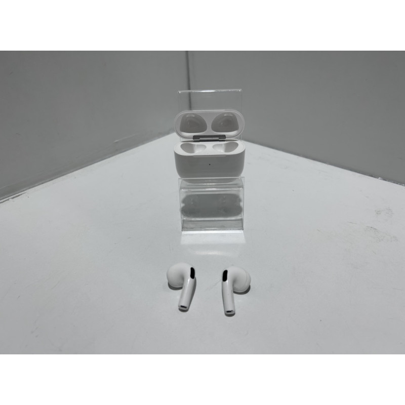 Наушники Беспроводные Внутриканальные Apple AirPods 3            
            б/у