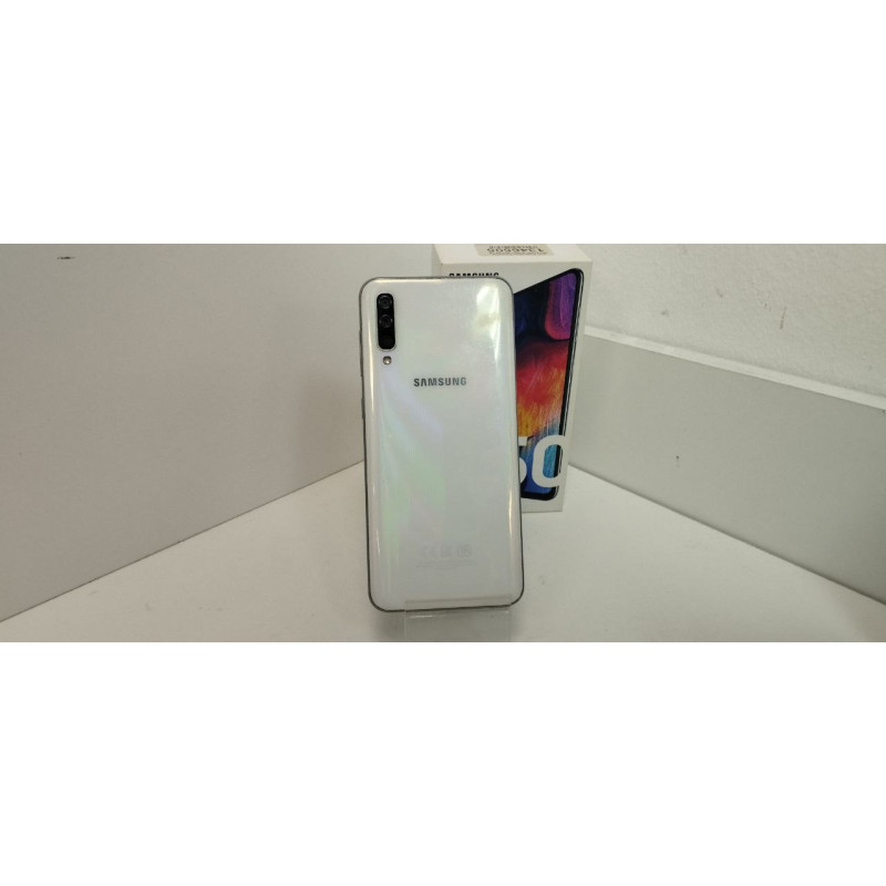 Мобильный телефон Samsung Galaxy A50 4/64 GB            
            б/у