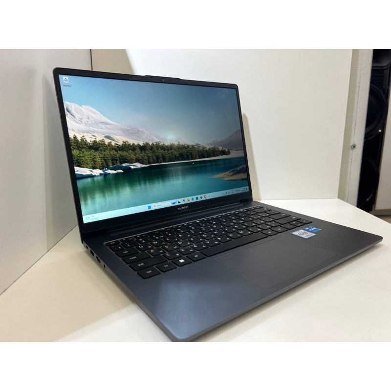 Ноутбук HUAWEI MateBook D14            
            б/у