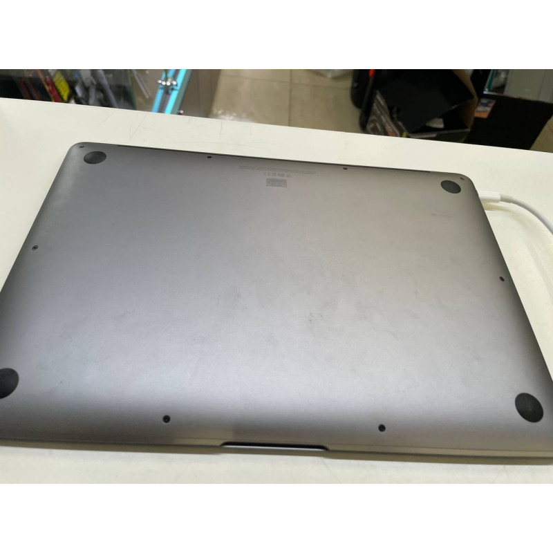 Ноутбук Apple MacBook Air 13 2020            
            б/у