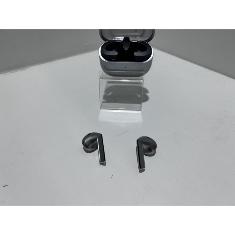 Наушники Беспроводные Внутриканальные Samsung Galaxy Buds 3            
            б/у