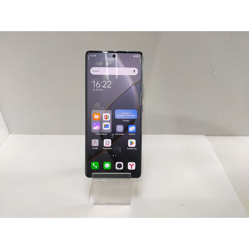 Мобильный телефон Tecno SPARK 20 Pro+ 8/256 GB            
            б/у