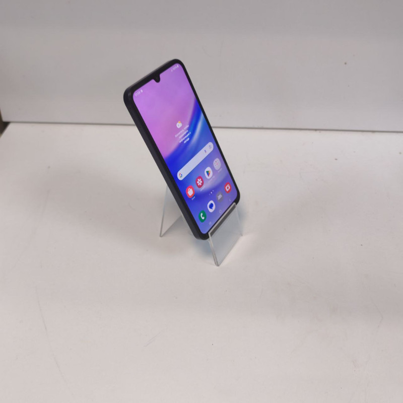 Мобильный телефон Samsung Galaxy A15 8/256 GB            
            б/у