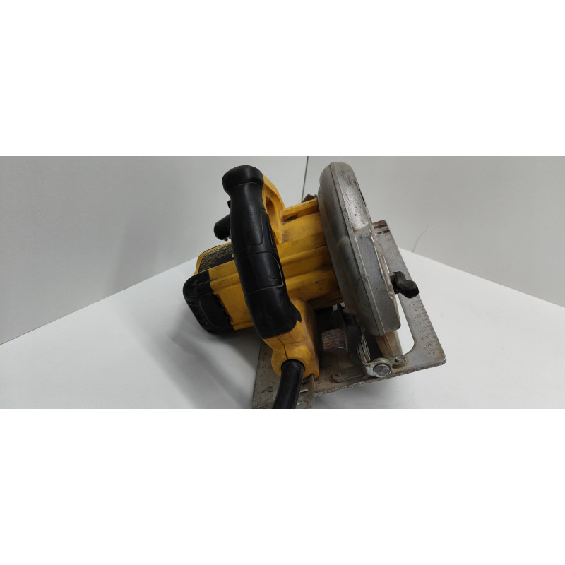 Циркулярная (дисковая) пила DeWalt DWE576-QS            
            б/у