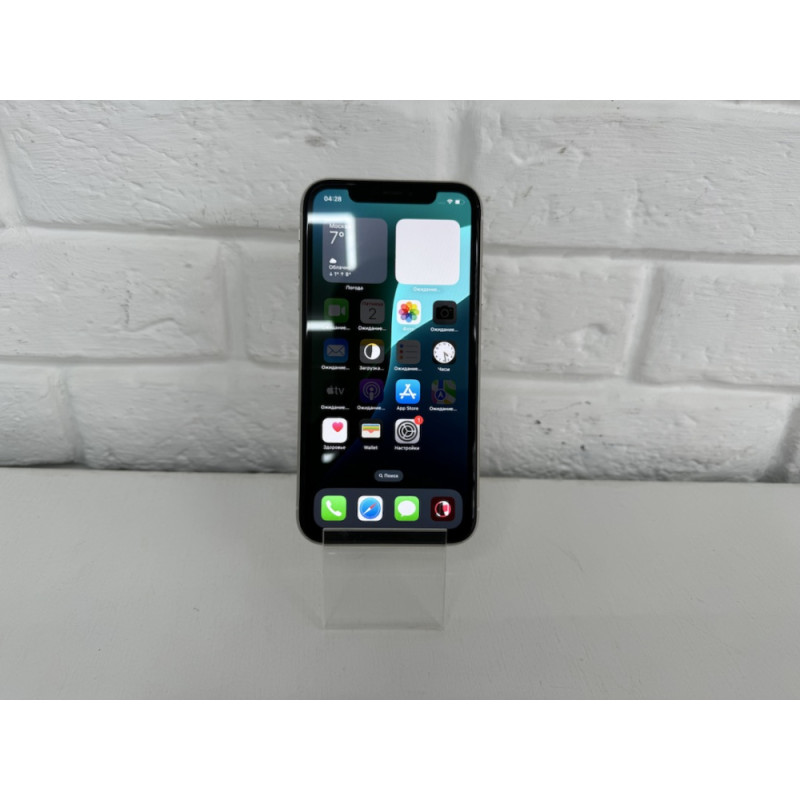 Мобильный телефон Apple iPhone 11 4/64GB            
            б/у