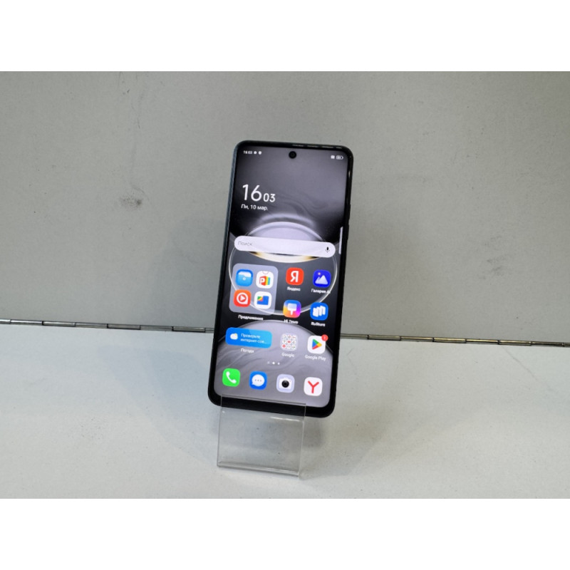 Мобильный телефон Tecno Spark 30 8/128 GB            
            б/у