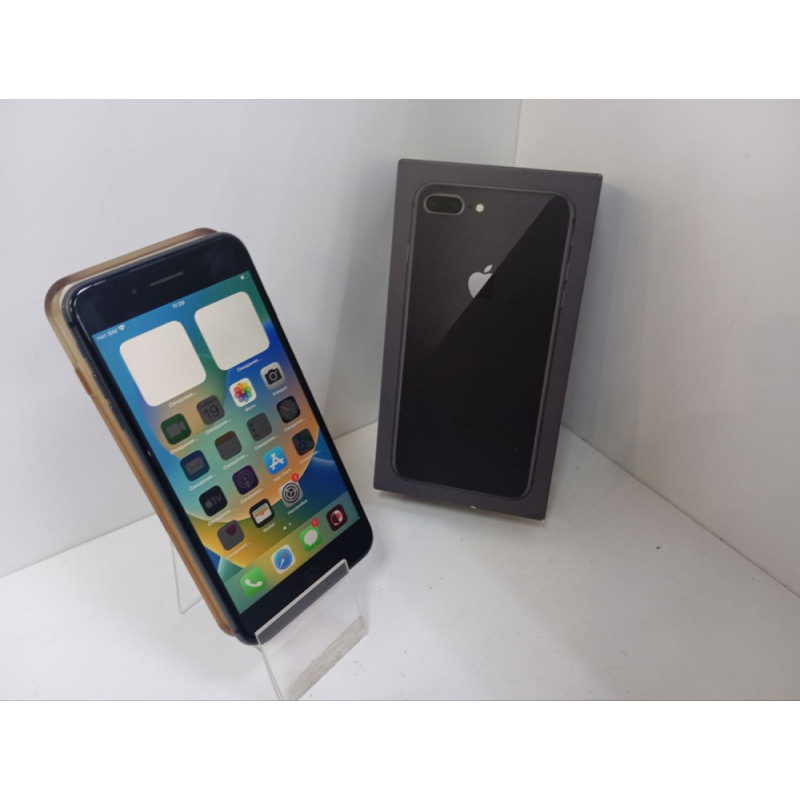 Мобильный телефон Apple iPhone 8 Plus 3/128 GB            
            б/у