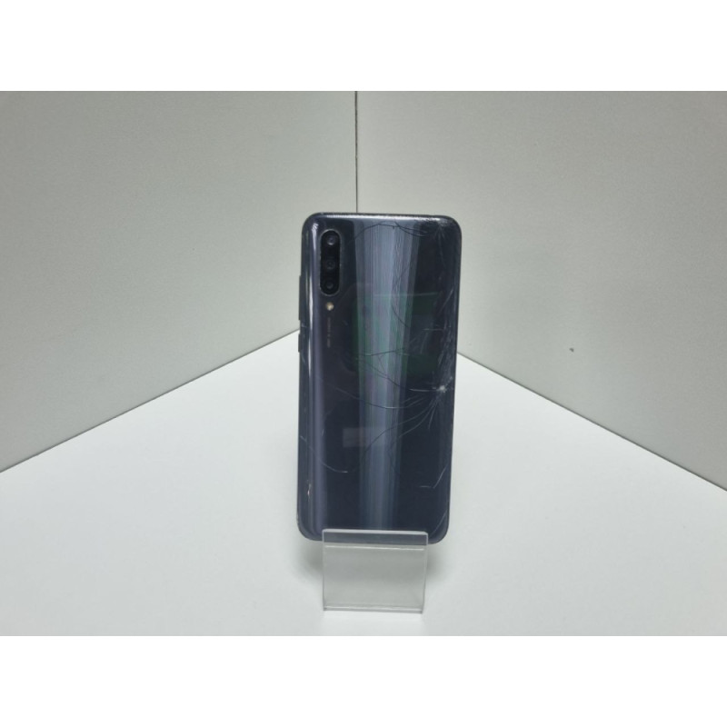 Мобильный телефон Xiaomi Mi 9 Lite 6/64 GB            
            б/у