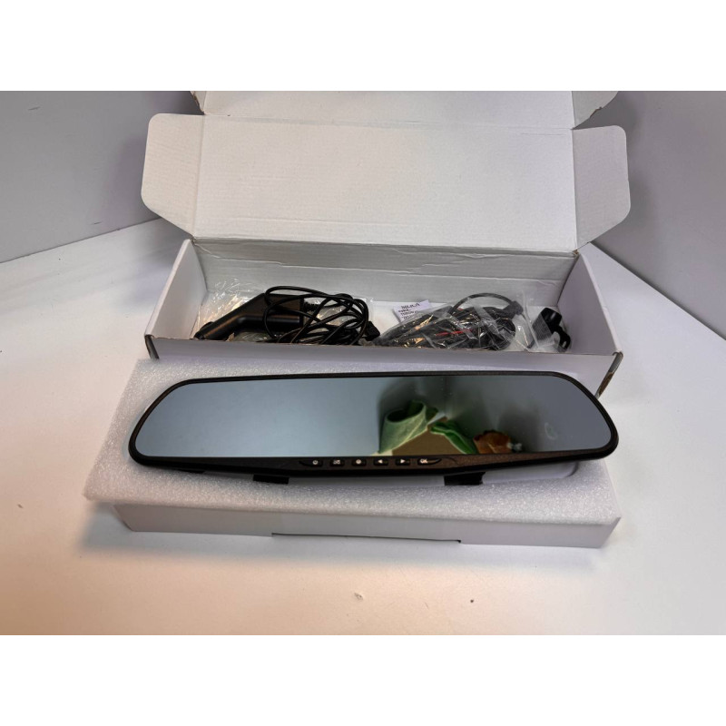 Видеорегистратор Digma FreeDrive 303 MIRROR DUAL            
            б/у