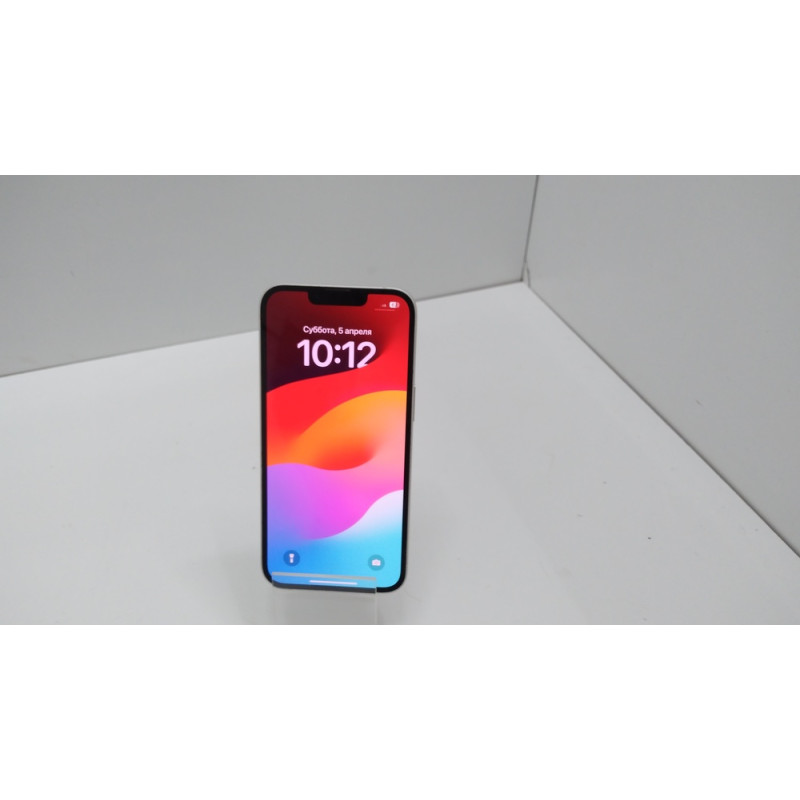 Мобильный телефон Apple iPhone 13 4/128 GB            
            б/у