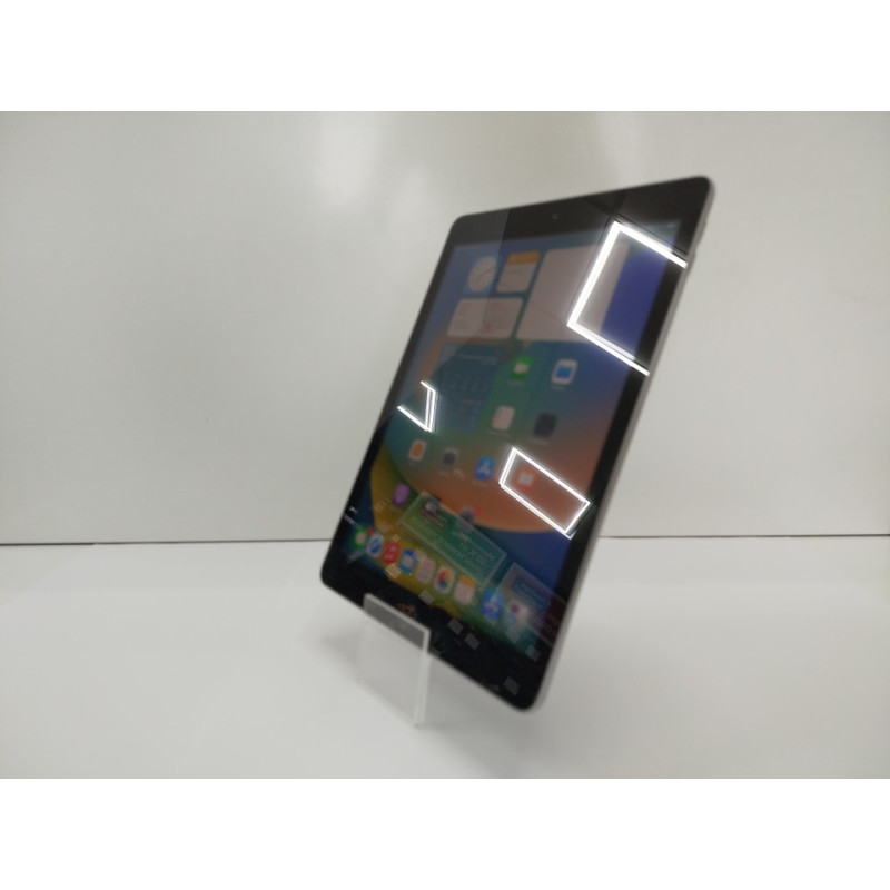 Планшет без SIM-карты Apple iPad (2017) 32Gb Wi-Fi            
            б/у