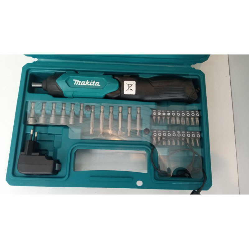 Электроотвертка Makita DF001DW            
            б/у