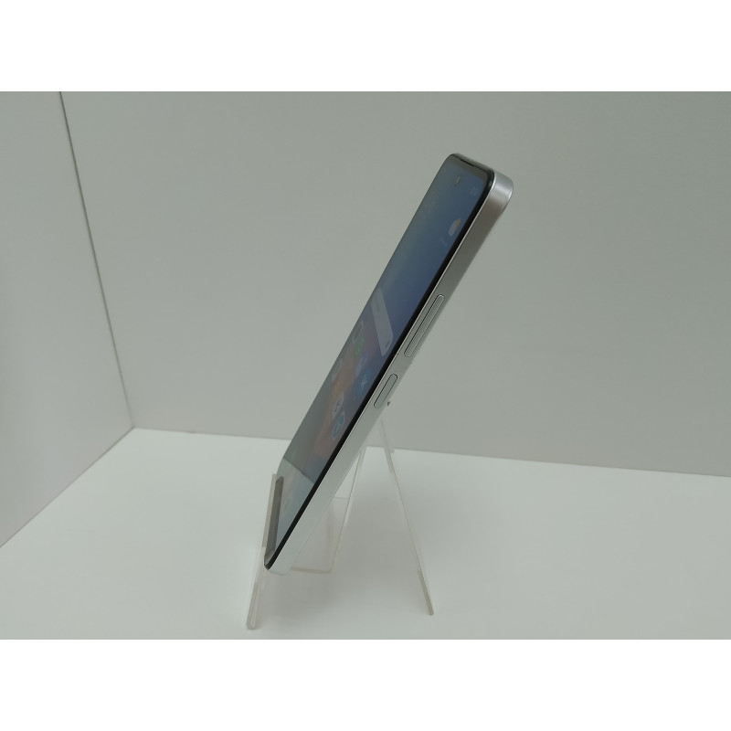 Мобильный телефон Xiaomi Redmi 12 4/128 GB            
            б/у