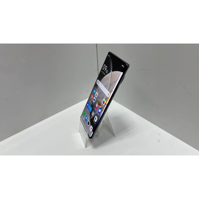 Мобильный телефон Tecno Camon 30s Pro 8/256 GB            
            б/у