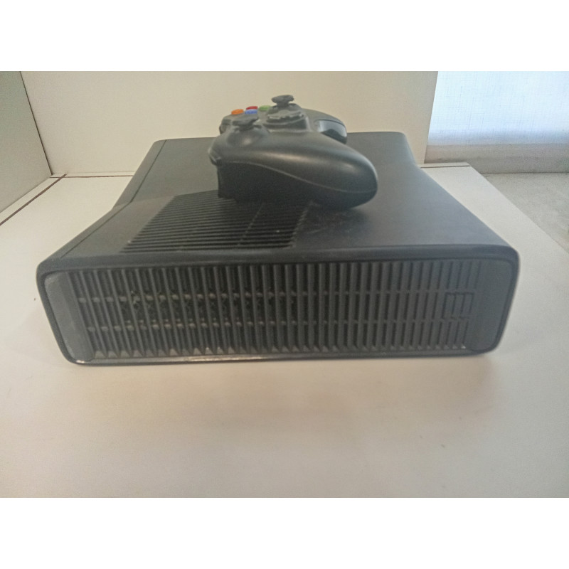 Игровые приставки Xbox 360 1439-250 гб            
            б/у