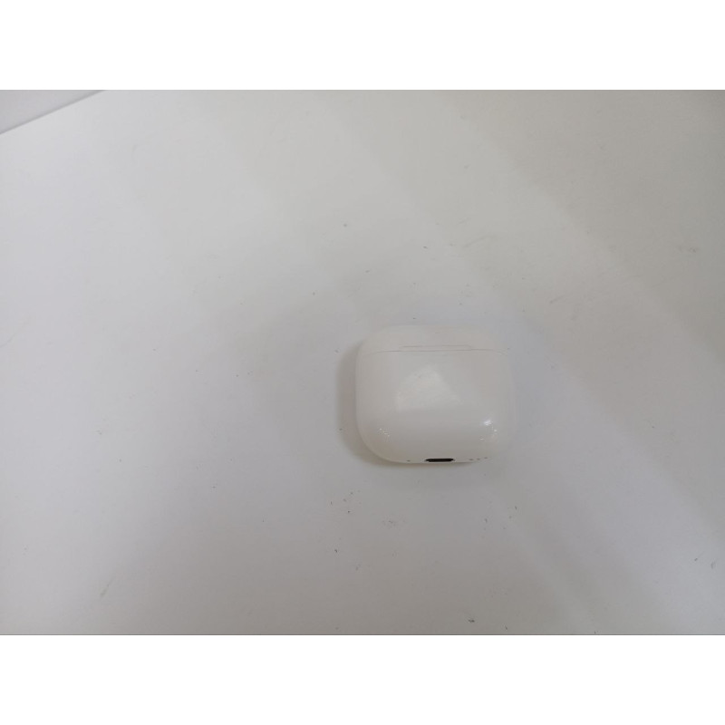 Наушники Беспроводные Внутриканальные Apple AirPods 4 с шумоподавлением (ANC)            
            б/у