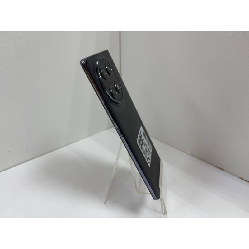 Мобильный телефон Tecno Camon 30S 6/128 GB            
            б/у