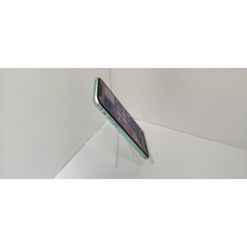 Мобильный телефон Apple iPhone 11 4/128 GB            
            б/у