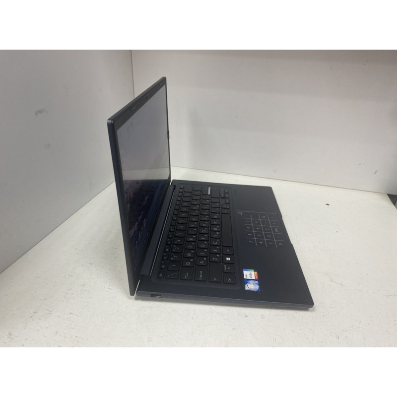 Ноутбук ASUS VivoBook 14 X1404VA-EB392            
            б/у