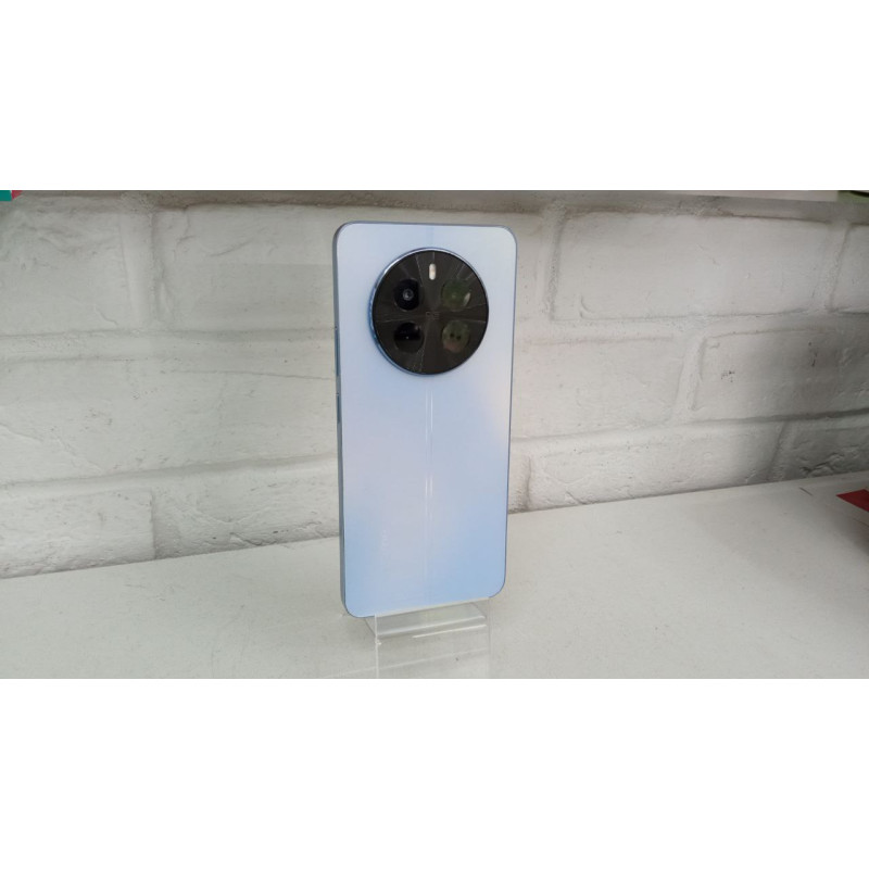 Мобильный телефон REALME 12 8/256 GB            
            б/у