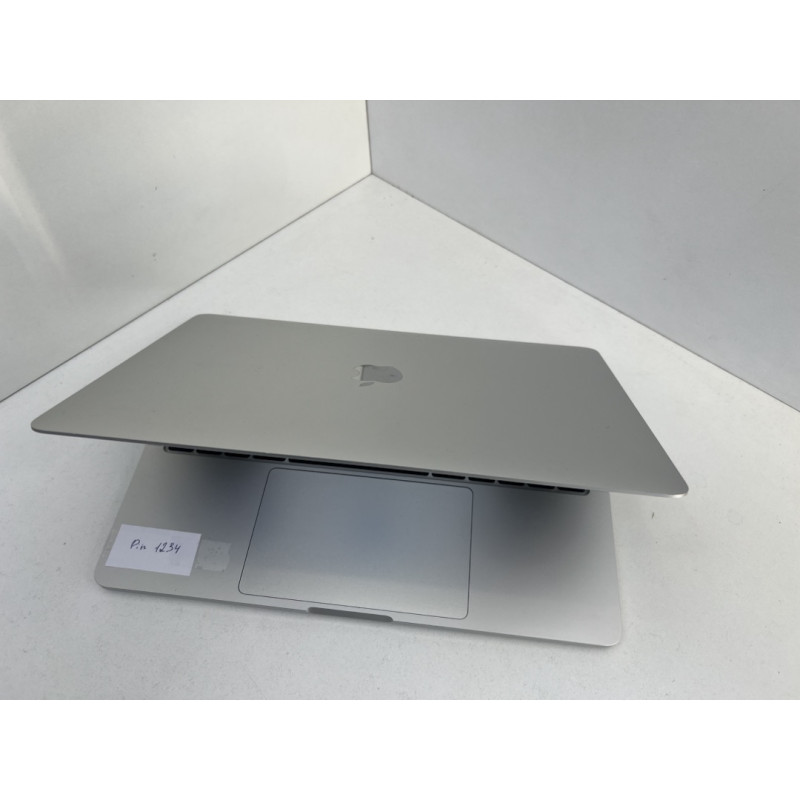 Ноутбук Apple MacBook Pro 13 2020            
            б/у