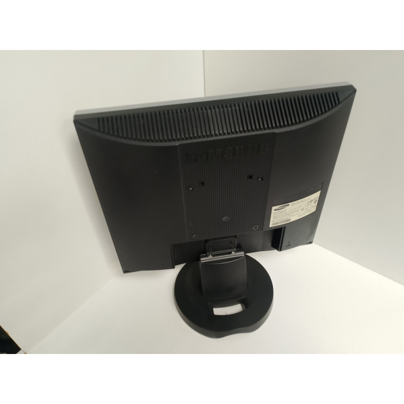 Мониторы Samsung 152V            
            б/у