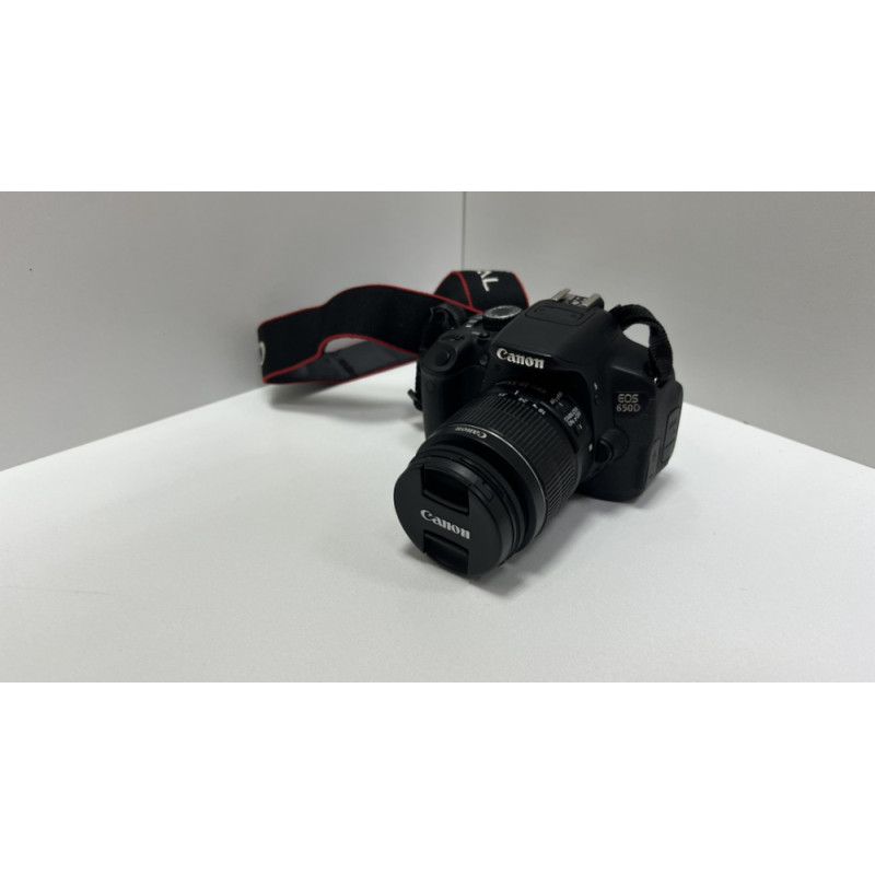 Фотоаппарат зеркальный Canon EOS 650D            
            б/у