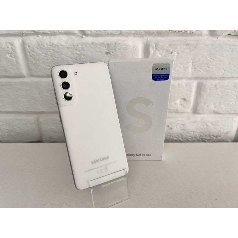 Мобильный телефон Samsung Galaxy S21 FE 5G 8/128 GB            
            б/у