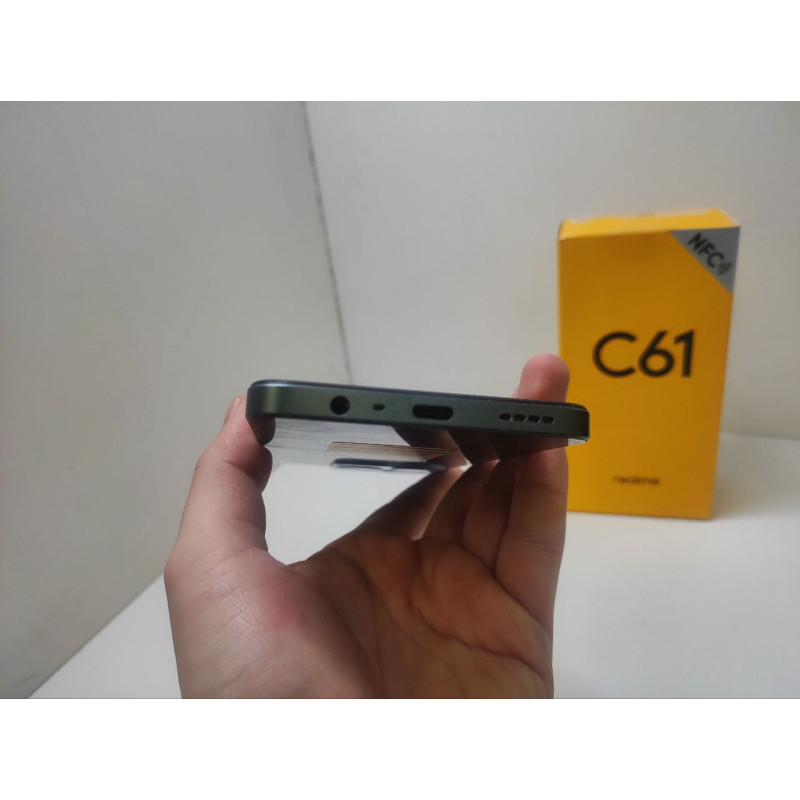 Мобильный телефон REALME C61 8/256 GB            
            б/у