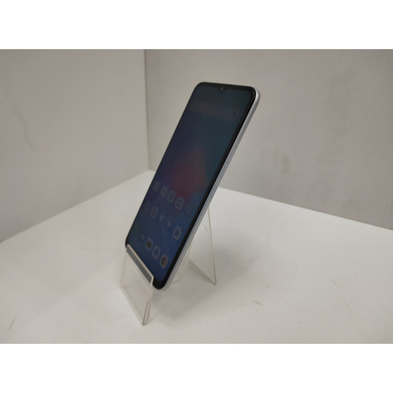 Мобильный телефон Tecno Spark 8C 4/64 GB            
            б/у