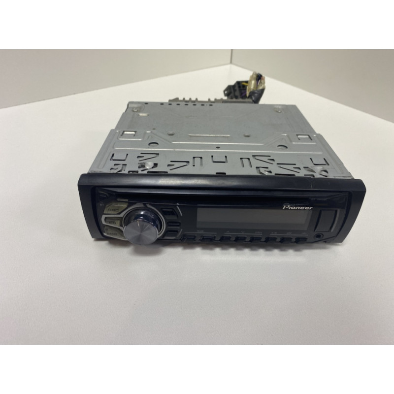 Автомагнитола Pioneer DEH-1600UBA            
            б/у