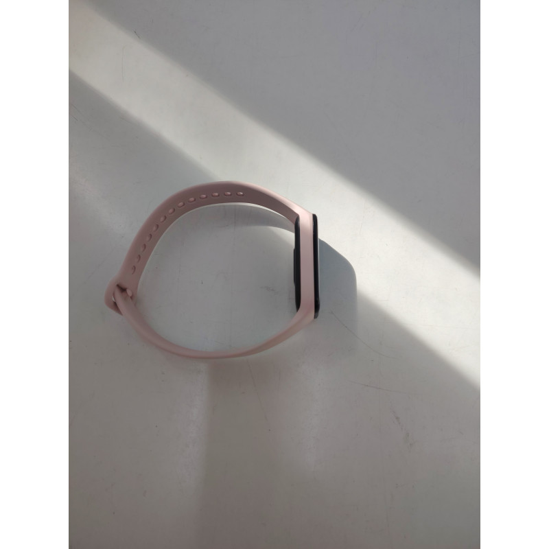 Фитнес-браслеты Xiaomi Smart Band 8            
            б/у
