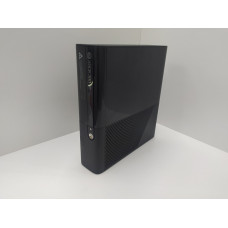 Игровые приставки Microsoft Xbox 360 E 500GB            
            б/у