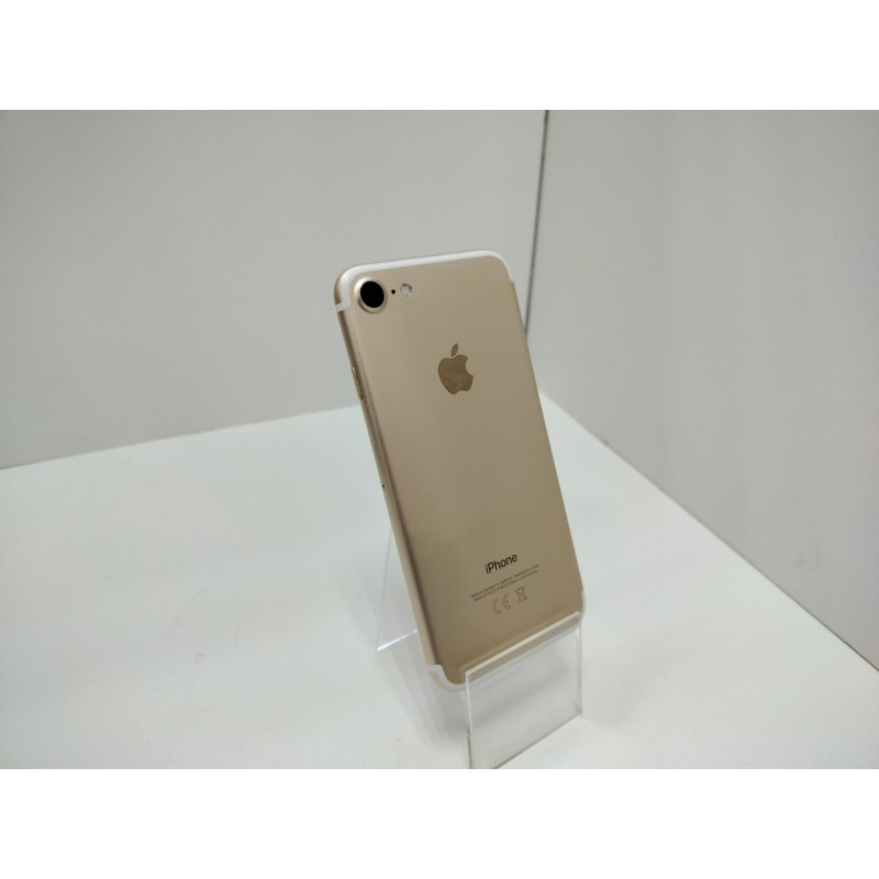 Мобильный телефон Apple iPhone 7 2/32 GB            
            б/у