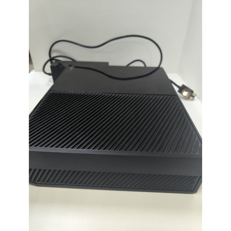 Игровые приставки Microsoft Xbox One 500GB            
            б/у