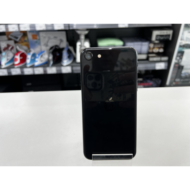 Мобильный телефон Apple iPhone SE 2020 3/64 GB            
            б/у