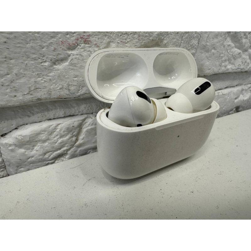 Наушники Беспроводные Внутриканальные Apple AirPods Pro            
            б/у